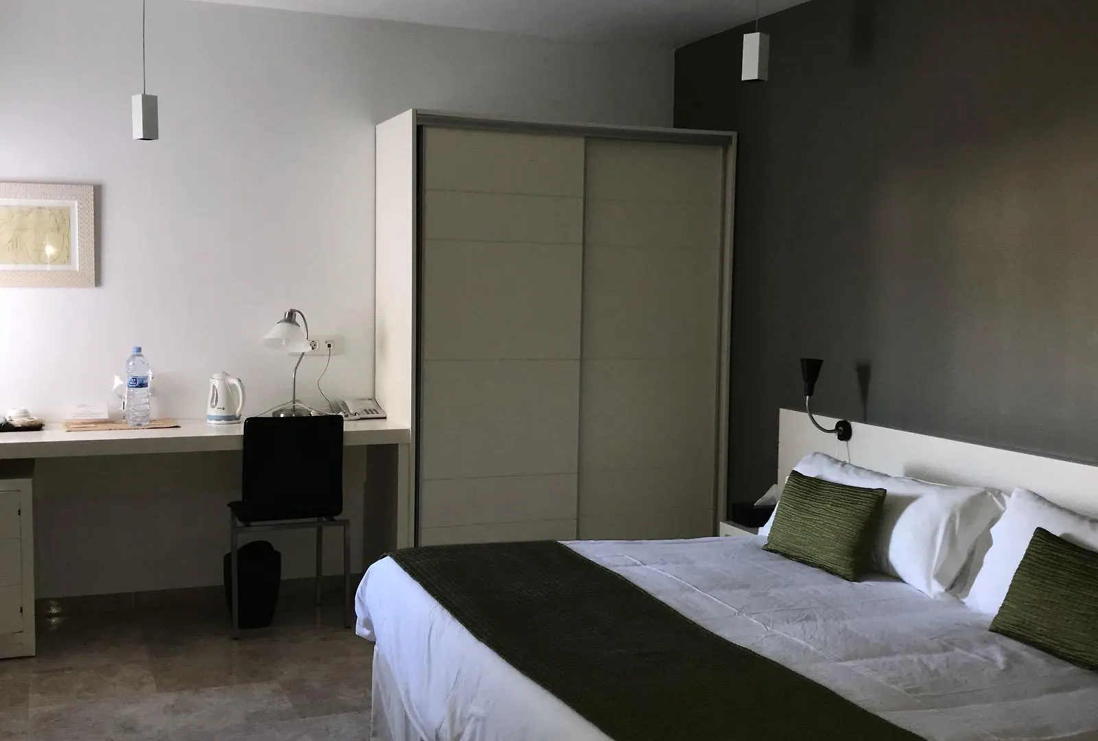 Hotel Senderos アグア・アマルガ 3*,
